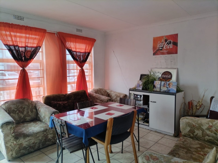 2 Bedroom Property for Sale in Strandfontein Village Western Cape